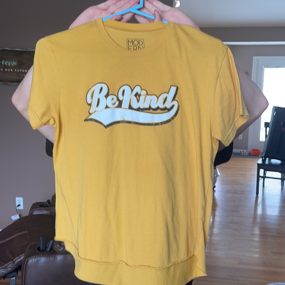 Lot of ladies medium shirts. Most from Old Navy - Picture 4 of 7